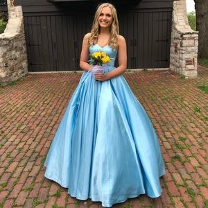 Sherri Hill prom dress size 4